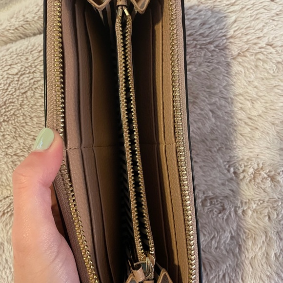 Kate Spade Wallet - Picture 3 of 3